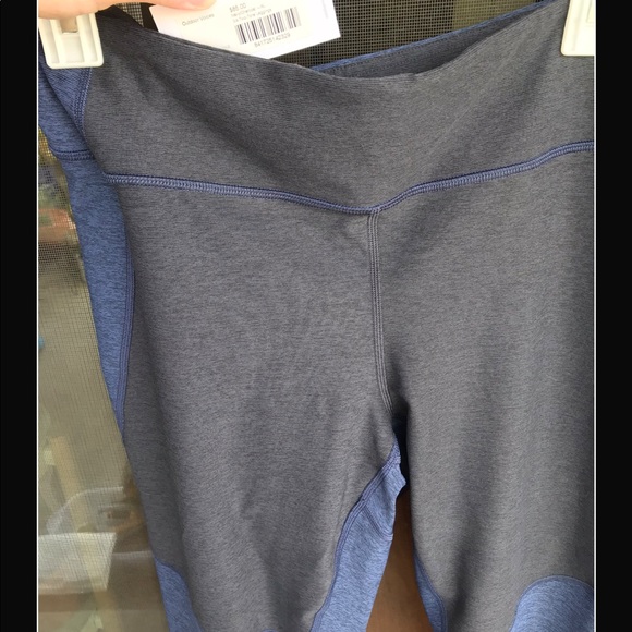 OUTDOOR VOICES Warm Up 3/4 Legging; Blue/Charcoal; XL - Picture 7 of 8